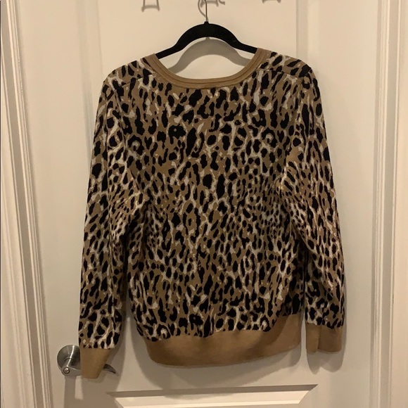 Banana Republic Leopard V-neck Sweater - Picture 4 of 4